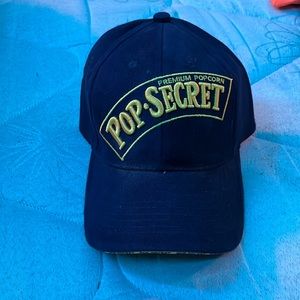 Pop secret hat